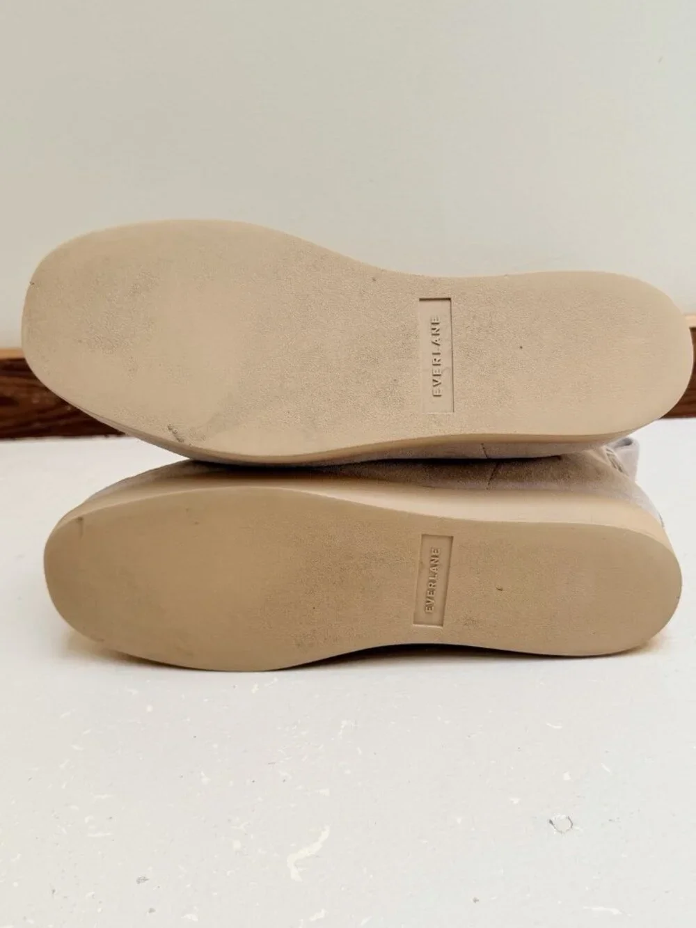 Everlane‎ Mac Toe Suede Chukka Boots Size 8.5 Beige Gray Women Travel Vacation